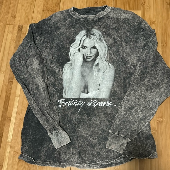 Urban Outfitters Britney Spear Graphic Long Sleeve tshirt - Picture 1 of 4